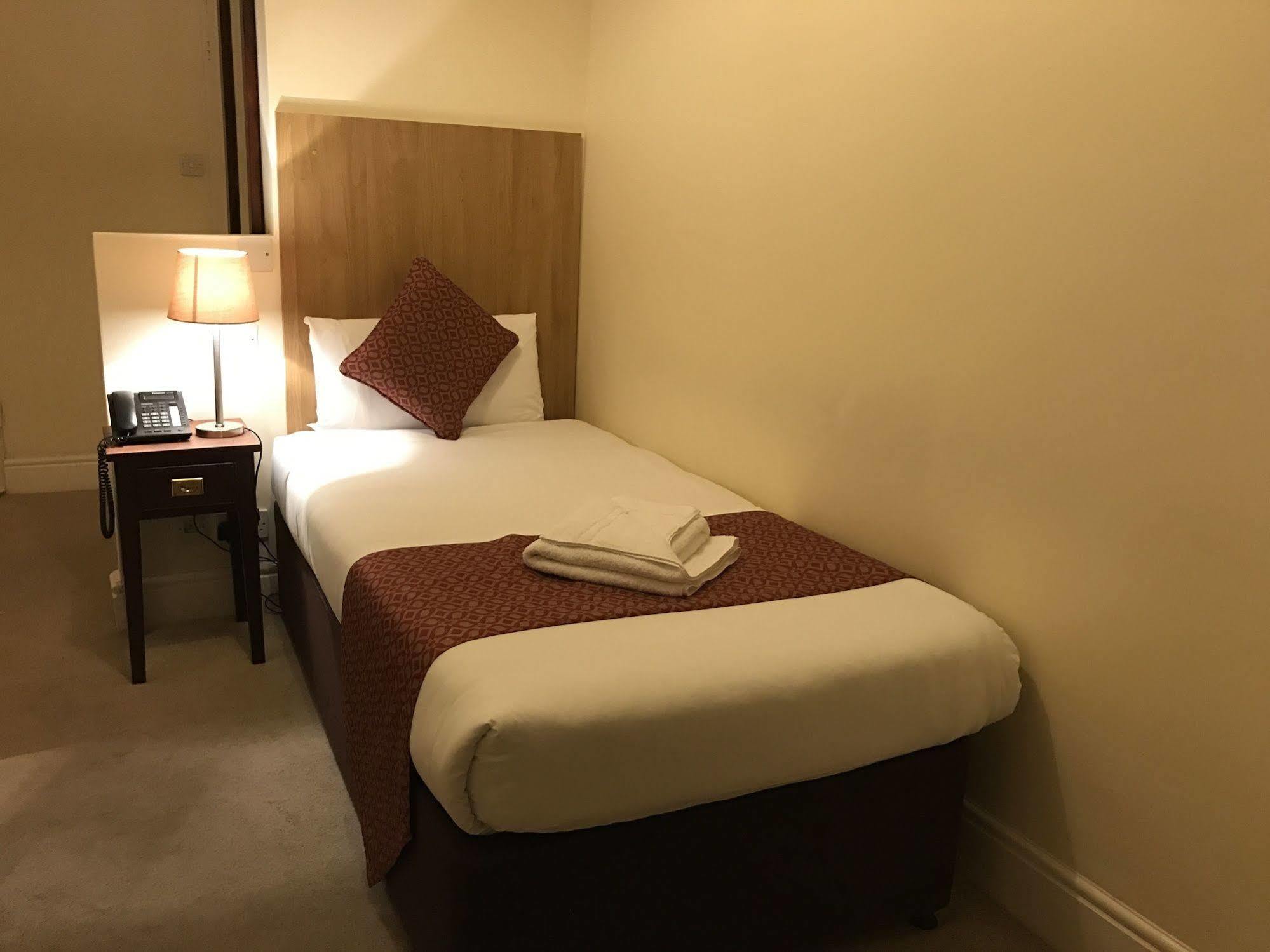 Oyo The Regency, Clifton Bristol Otel Dış mekan fotoğraf